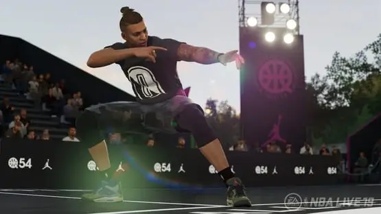 Esto contiene una imagen de juego de: Captura de pantalla de 1 - NBA Live 19