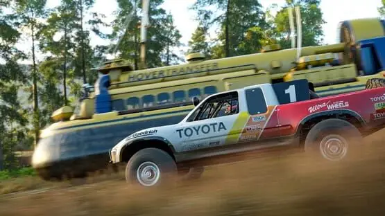 This contains a gameplay image of the game: Screenshot of Forza Horizon 4: Ultimate Edition